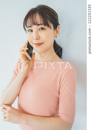 與 30 多歲女性的智慧型手機通話 與 30 多歲女性的智慧型手機通話 122281585
