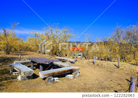 出發城鎮，休息桌長凳 122282063