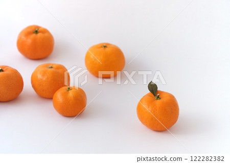 Cute and round small mandarin oranges (3-4cm, 3:2) Cute and round small mandarin oranges (3-4cm, 3:2) 122282382