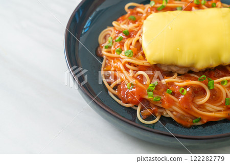 Spaghetti Tomato Sauce with Hamburg and Cheese 122282779