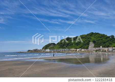 [Kamakura City] Scenery of Yuigahama Beach 122283418
