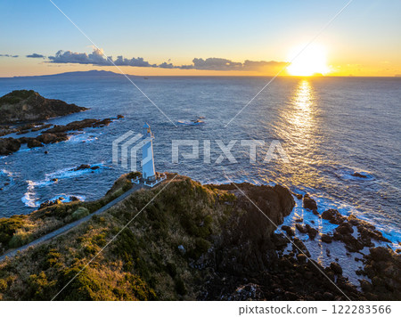 Dawn at Tsumekizaki Lighthouse (Shimoda City, Shizuoka Prefecture) Dawn at Tsumekizaki Lighthouse (Shimoda City, Shizuoka Prefecture) 122283566