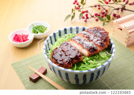 Sauce and bowls Sauce and bowls 122283865