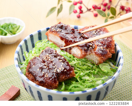 Sauce and bowls Sauce and bowls 122283884