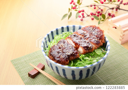 Sauce and bowls Sauce and bowls 122283885