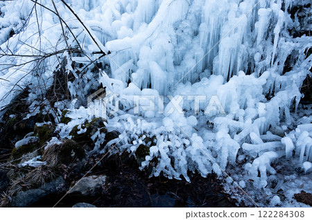 Ashigakubo Icicles, a winter tourist attraction, Chichibu 122284308