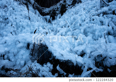Ashigakubo Icicles, a winter tourist attraction, Chichibu 122284320