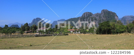 Mountain ranges in Vang Vieng, Laos. Mountain ranges in Vang Vieng, Laos. 122284596