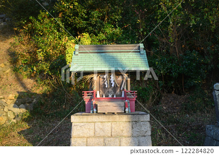 Shrine next to the box at Ikeda, Shodoshima-5 122284820