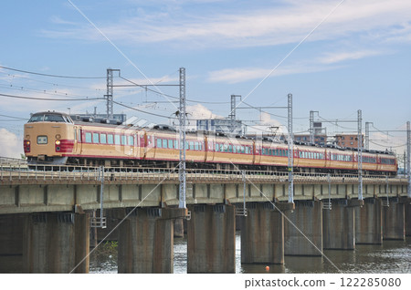 東海道本線 茅崎平塚 JR東日本 183系 H81編組（大宮）轉發 122285080