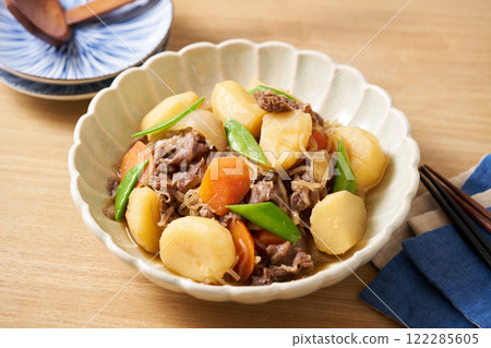 用牛肉做的基本肉和土豆 122285605