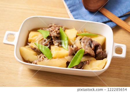 用牛肉做的基本肉和土豆 122285654