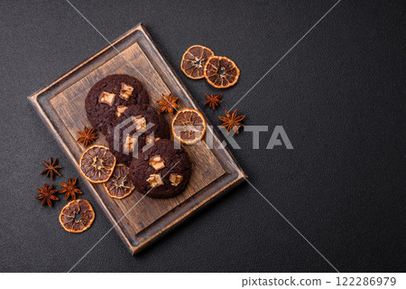 Sweet chocolate cookies made at home Sweet chocolate cookies made at home 122286979