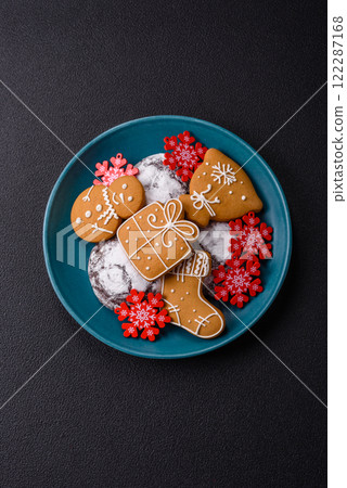 Christmas homemade gingerbreads, cookies and decorative elements 122287168