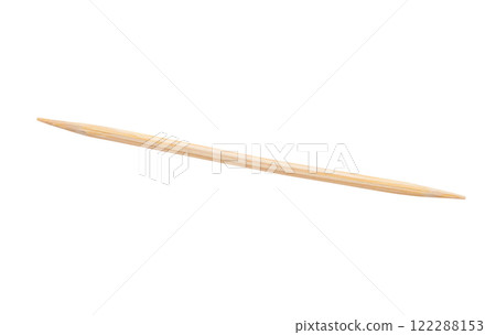 Wooden toothpicks isolated on white background 122288153