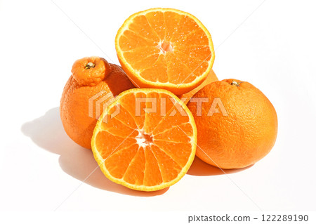 Citrus fruits that look like Dekopon (Hinotoyo) Citrus fruits that look like Dekopon (Hinotoyo) 122289190