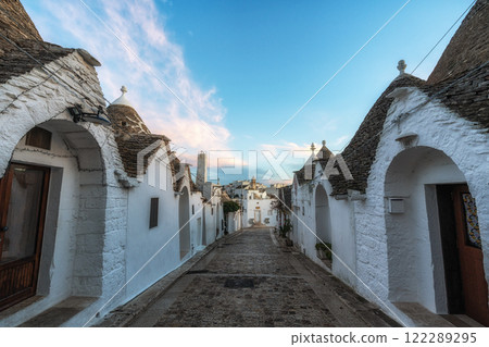 Streets of Alberobello Trulli 122289295