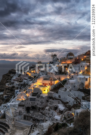 Oia Santorini Sunset View 122289934