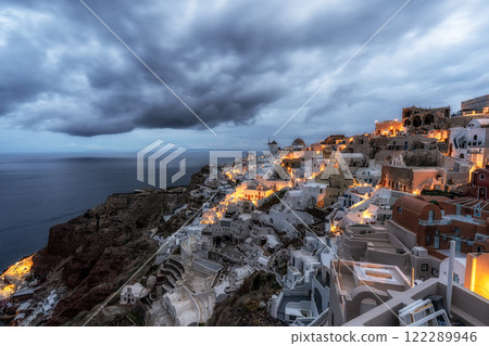 Oia Santorini Sunrise View 122289946
