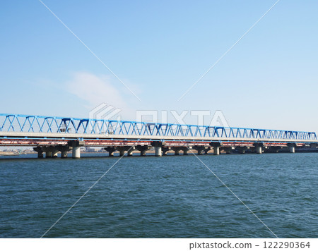 從水邊看到的鐵橋 | 舞濱大橋 122290364