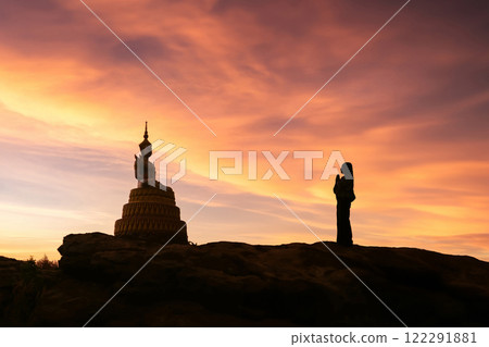 Buddhism, Buddha statues, worship and the morning sunlight 122291881
