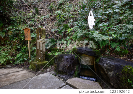 Kashima Shrine: The spring water source of Mitarai Pond Kashima Shrine: The spring water source of Mitarai Pond 122292642