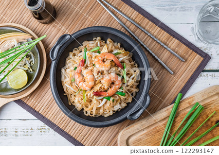 noodles with meat in soup 122293147
