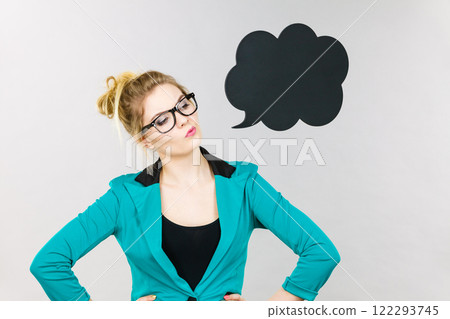 Business woman intensive thinking 122293745