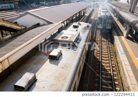 [Tokushima Station] Local train departing from Tokushima Station 122294411