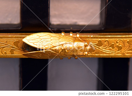 Daikakuji Temple: Cicada-shaped metal fittings on the sliding doors Daikakuji Temple: Cicada-shaped metal fittings on the sliding doors 122295101