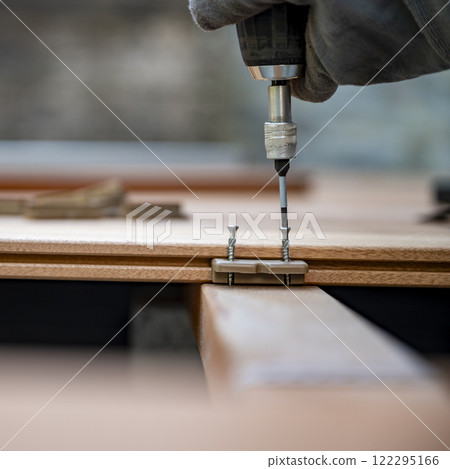 Drilling hinges for precise woodwork assembly Drilling hinges for precise woodwork assembly 122295166