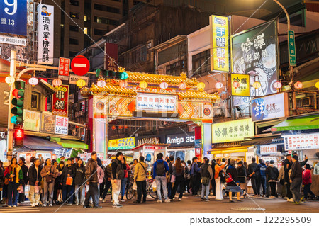 Taipei Raohe Street Night Market *partially soft focus Taipei Raohe Street Night Market *partially soft focus 122295509