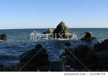 Futamiokitama Shrine and Frogs 122296734