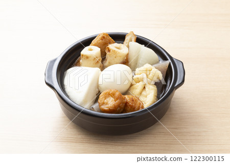 A single serving of oden on the table 122300115