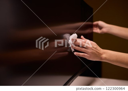 Cleaning a Modern Television Screen Effectively for Optimal Clarity and Brightness Cleaning a Modern Television Screen Effectively for Optimal Clarity and Brightness 122300964