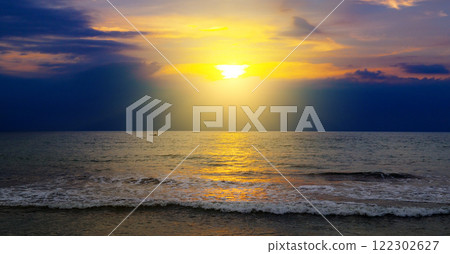 Sea and bright sunset. Concept - vacation and travel. 122302627