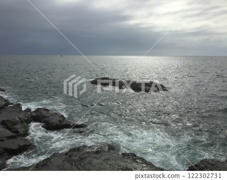漫步鎌倉、江之島 - 岩橋1附近的海景 122302731