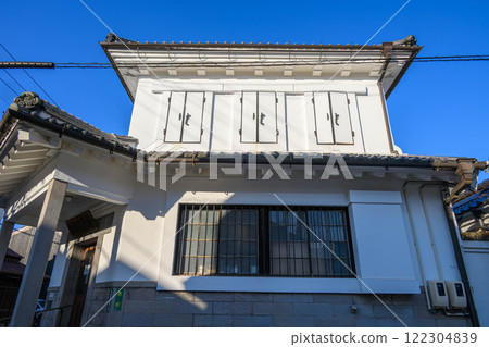 仍保留傳統建築的鳥取縣倉吉市白壁土藏群街景 122304839