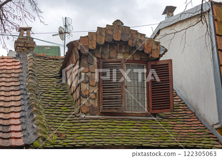 Dormer Window in Roof 122305063