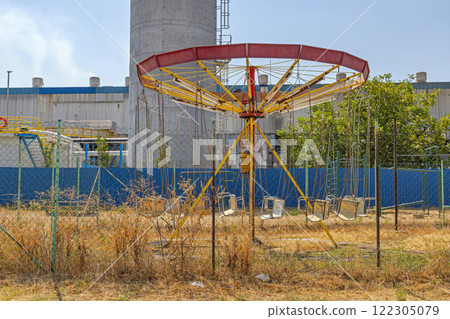 Abandoned Carousel 122305079