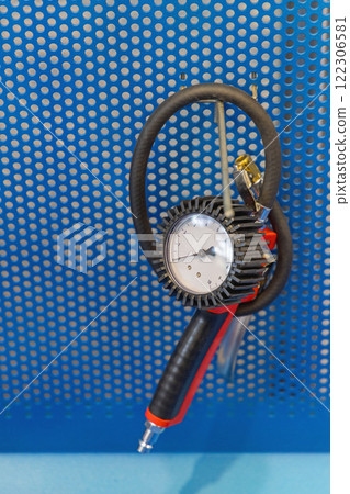 Tire Inflator Pressure Gauge Tire Inflator Pressure Gauge 122306581