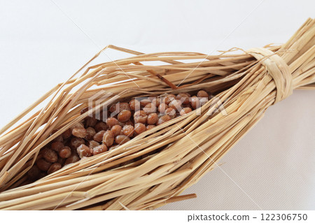 Straw natto 122306750