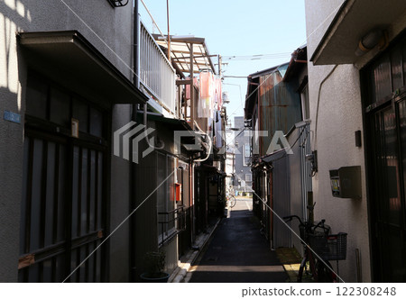 Alleyway 122308248