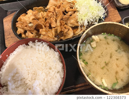 Large serving of ginger pork set meal - our most popular set meal 122308373