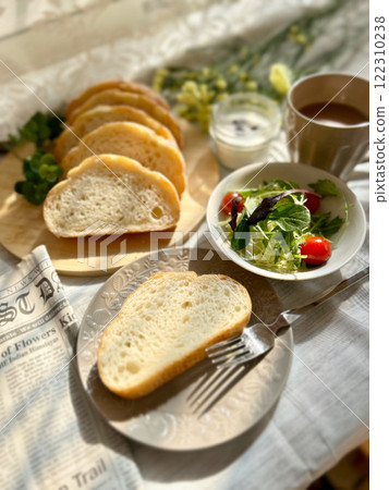 table with breakfast 122310238