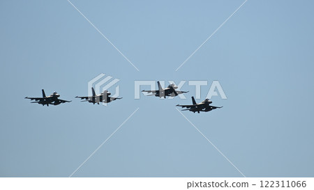 航空自衛隊 F-2 支援戰鬥機在百里基地航空節 122311066