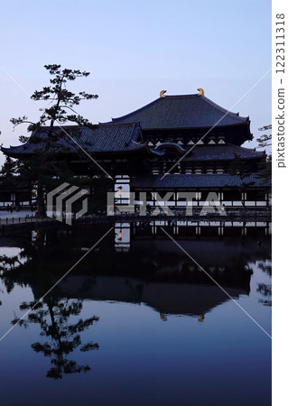 奈良東大寺的黃昏 122311318