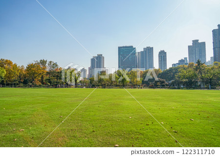Shanghai Zhongshan Park 122311710