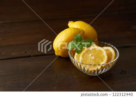 Lemon white background 122312440
