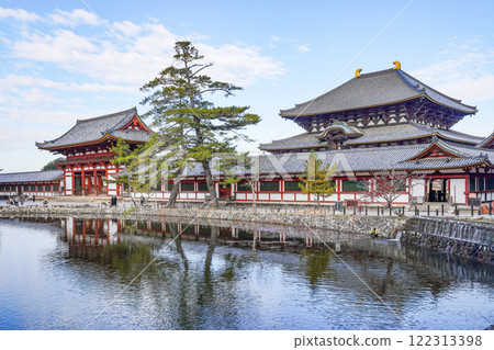 Todaiji Temple: Great Buddha Hall and Middle Gate 122313398